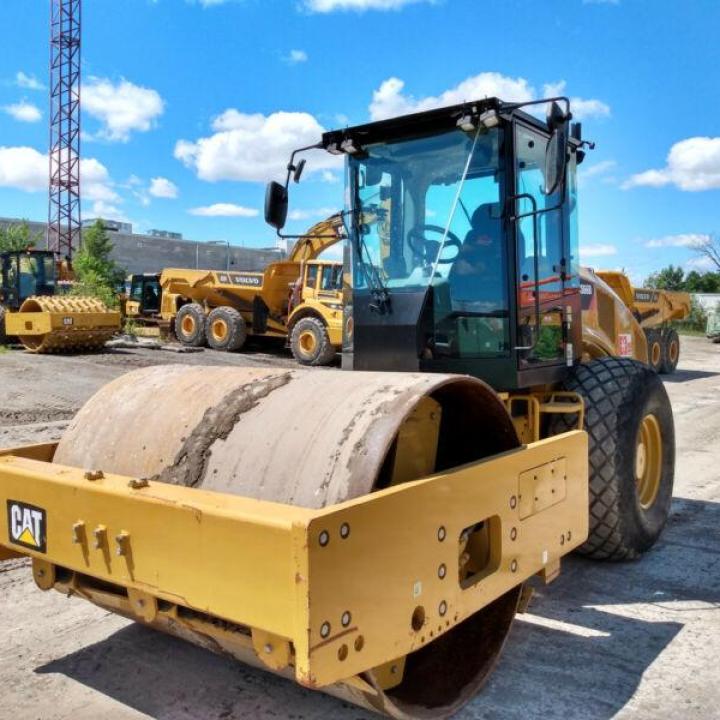CAT CS66B 84" SMOOTH DRUM ROLLER